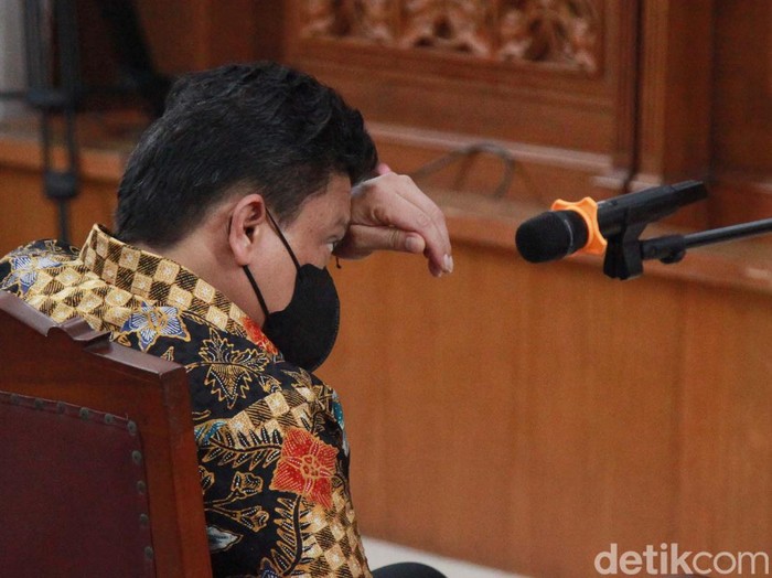 Ferdy Sambo mengajukan keberatan atas dakwaan yang dibacakan jaksa. Sidang eksepsi digelar di Pengadilan Negeri Jakarta Selatan, Senin (17/10/2022).