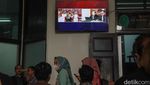Di Sidang Eksepsi, Ferdy Sambo Usap Kening