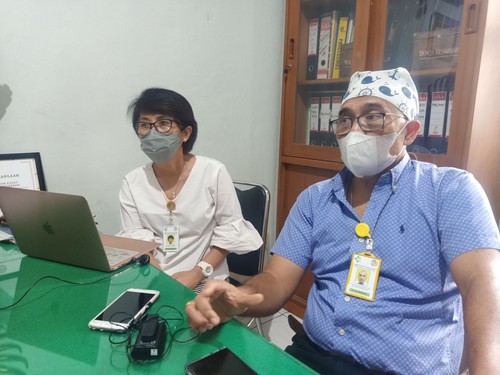 Divisi Nefrologi KSM Ilmu Kesehatan Anak RSUP Prof Ngoerah, dr. Gusti Ayu Putu Nilawati, Sp.A(k).MARS., dan Dokter Spesialis Anak di RSUP Prof Ngoerah, dr I Gusti Ngurah Sanjaya Putra, Sp.A (k).