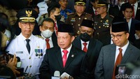 Tito berpesan kepada mereka untuk mengendalikan inflasi di daerah. 