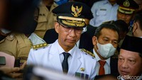 Heru Budi Hartono dilantik Mendagri Tito Karnavian menjadi Pj Gubernur DKI Jakarta di gedung Kemendagri, Jl Medan Merdeka Utara, Jakarta Pusat, Senin (17/10/2022).