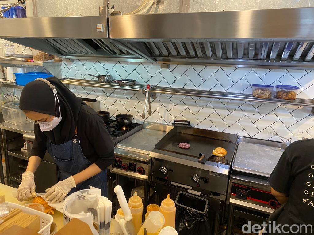 farm.girl : Empuk Jucy Racikan Beef Burger ala Perternakan Amerika