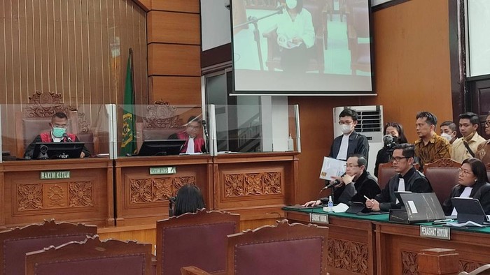 Febri Diansyah di sidang Putri Candrawathi (Wilda-detikcom)