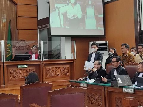 Febri Diansyah di sidang Putri Candrawathi (Wilda-detikcom)
