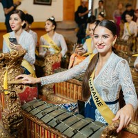 Menjelang Grand Final Miss Grand International 2022 di Sentul, Jawa Barat, sederet kegiatan dilakukan para finalis yang berasal dari 69 negara. Mereka memulai kegiatan di Bali.  Foto: Dok. Facebook Miss Grand International