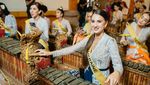 Penampilan Menawan Miss Grand International 2022 Berkebaya di Bali