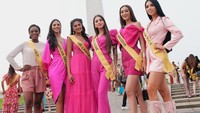 Penampilan peserta Miss Grand International saat bergaya di depan Monas. (Facebook Miss Grand International)