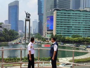 Melihat Lagi Halte TransJakarta HI yang Keren tapi Atapnya Bocor