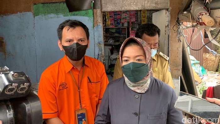 Kadinsos Surabaya Anna Fajriatin