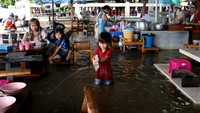 Departemen Pencegahan dan Mitigasi Bencana mengatakan, lebih dari 41.000 rumah tangga dan setidaknya 22 provinsi masih terkena dampak banjir.