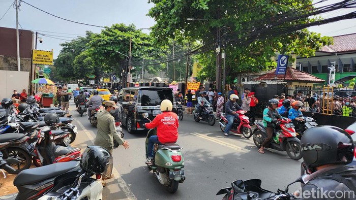 Kondisi Lalu Lintas di Depan PN Jaksel Jelang Sidang Ferdy Sambo Ferdy Sambo akan menjalani sidang perdana di PN Jaksel. Begini kondisi lalu lintas di depan PN Jaksel jelang sidang Ferdy Sambo.