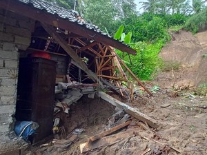 Rumah Tertimpa Longsor, Bocah di Baturiti Tabanan Meninggal Saat Tidur