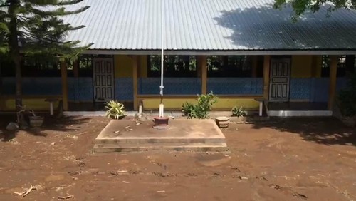 Kondisi Sekolah Pasca Longsor di Desa Malaka Kecamatan Pemenang Kabupaten Lombok Utara, Senin (17/10/2022).