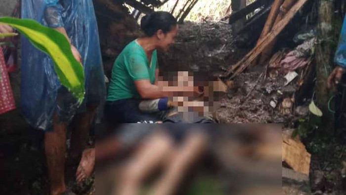 Korban tewas tertimbun longsor di Banjar Dinas Perangsari Kelod, Desa Duda Utara, Kecamatan Selat, Karangasem, Bali, Senin (17/10/2022).