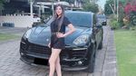 Potret Lelyana Sunjoyo, Istri Andy Sugar yang Viral karena Medok
