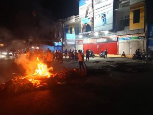 Polisi Bubarkan Casis Gagal Seleksi TNI AD di Manokwari Usai Blokade Jalan