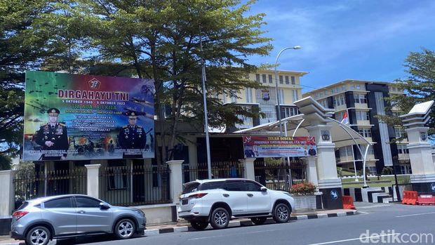 Suasana terkini Mapolda Sumbar di Kota Padang. (Jeka Kampai/detikSumut)