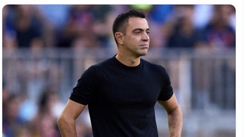 Minggu yang berat untuk Xavi sang pelatih Barcelona. Foto: Twitter