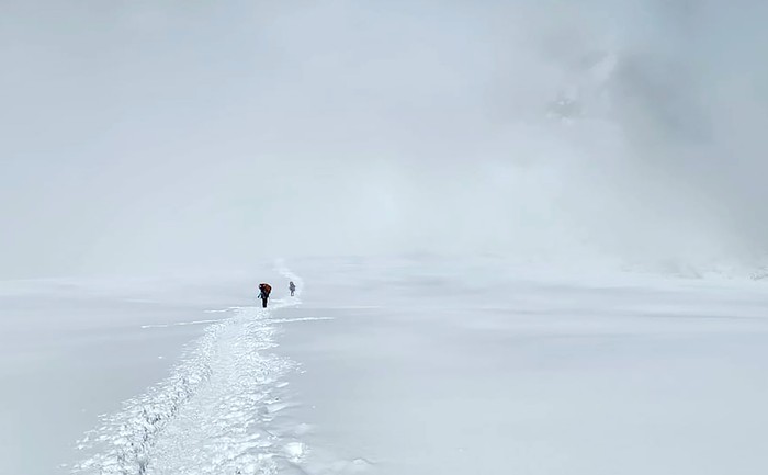 Tim Putra Perkasa Abadi (PPA) Ekspedisi Himalaya kembali mengibarkan bendera Merah Putih di puncak Mera Peak, Pegunungan Himalaya, Nepal.