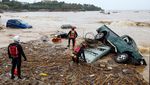 Mobil-mobil Jadi Korban Ganasnya Banjir Bandang di Yunani