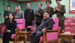 Muka Tegang Calon Prajurit Korut Saat Dikunjungi Kim Jong Un