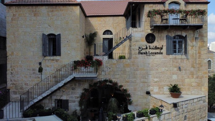 Palestina Ubah Rumah Berusia 120 Tahun Jadi Hotel Rumah kosong berusia 120 tahun terlihat di Ramallah, Tepi Barat, Palestina, Senin (10/10/2022) waktu setempat. Rumah kosong ini akan diubah menjadi hotel.
