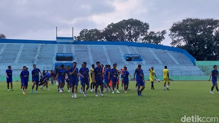 Para pemain Arema FC saat latihan