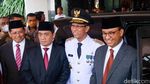 Peluk Hangat Heru-Anies Usai Sertijab