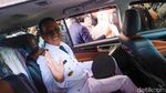 Peluk Hangat Heru-Anies Usai Sertijab