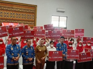 Pemkab Salurkan Beasiswa ke 35 Guru PAUD di Tulang Bawang Lampung