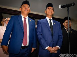 Pj Gubernur DKI Heru-Ketua DPRD Kompak Berjas Biru di Paripurna