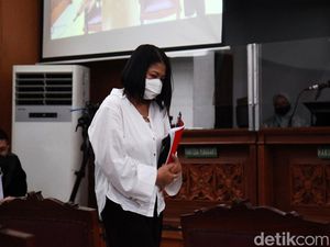 Pengacara Bantah Putri Candrawathi Bercanda di Sidang: Itu Respons Spontan