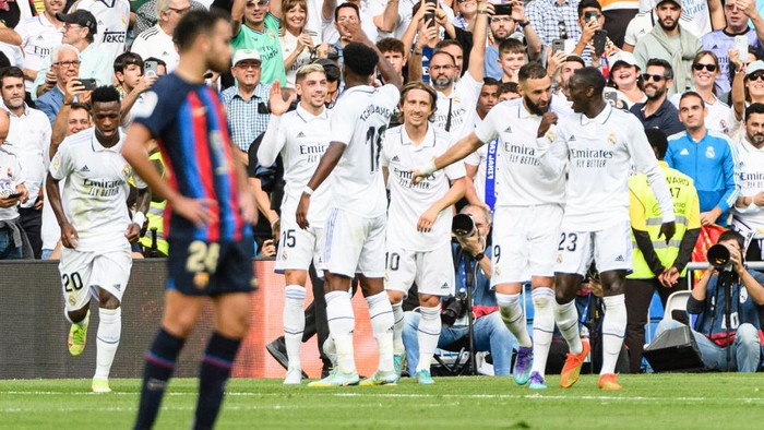 Federico Valverde of Real Madrid Cf celebrates his goal during a match between Real Madrid v FC Barcelona as part of LaLiga in Madrid, Spain, on October 16, 2022. (Photo by Alvaro Medranda/NurPhoto via Getty Images)