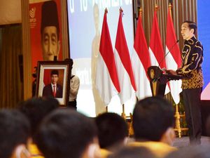Saat Jokowi Kasih Wejangan ke TKI yang Mau Berangkat ke Korsel