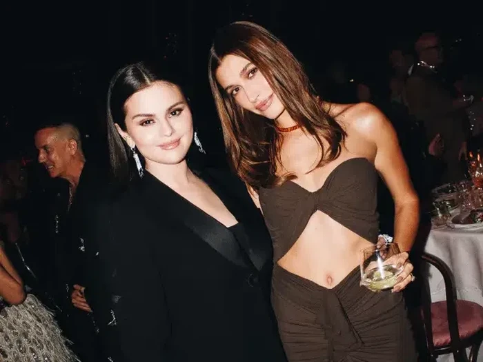 Selena Gomez dan Hailey Bieber