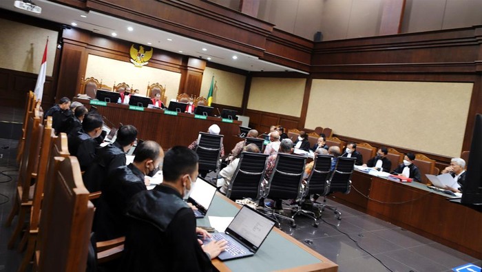 Surya Darmadi menjalani sidang lanjutan di Pengadilan Tipikor, Jakarta, Senin (17/10/2022). Sidang dengan agenda mendengarkan keterangan saksi.