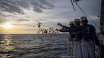 Tabur Bunga untuk Mengenang KRI Nanggala-402 di Laut Bali