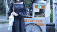 Dulu kabar perceraiannya dengan Markus Haris Maulana sempat jadi sorotan. Selama 10 tahun menjaga, Kiki ternyata lebih suka update hobi kulinerannya di Instagram. Foto: Instagram @kikiamaliaworld