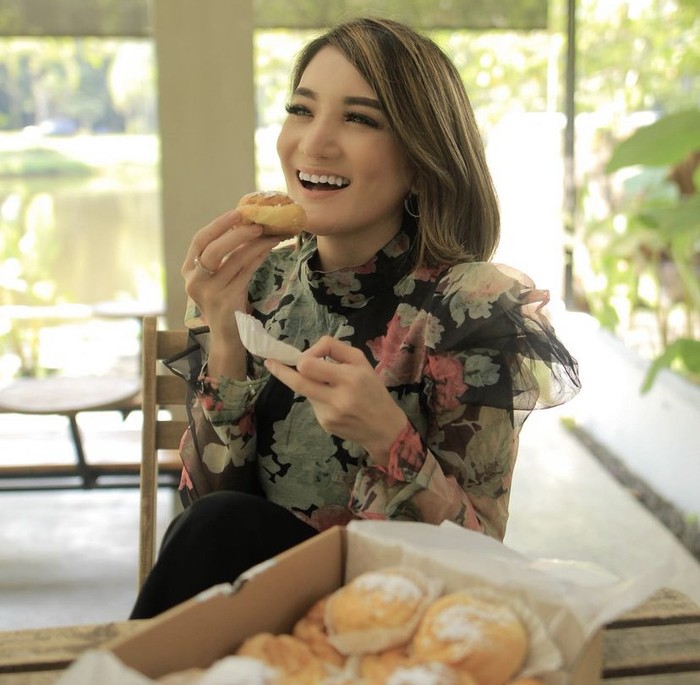 Tampil Awet Muda, Kiki Amalia Hobi Makan Tahu Gejrot hingga Mie Kocok Tampil Awet Muda, Kiki Amalia Hobi Makan Tahu Gejrot hingga Mie Kocok