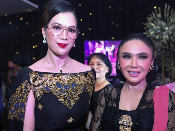 Yuni Shara dan Novita Imelda saat ditemui di salah satu acara.