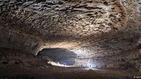 Berikutnya, ada Shuanghedong yang berlokasi di Guizhou, China. Gua ini merupakan gua terpanjang di China. Sejak 1987, terhitung 20 ekspedisi dari Prancis dan Jepang telah menjelajah gua ini. Dok. wikipedia.org