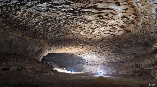 Berikutnya, ada Shuanghedong yang berlokasi di Guizhou, China. Gua ini merupakan gua terpanjang di China. Sejak 1987, terhitung 20 ekspedisi dari Prancis dan Jepang telah menjelajah gua ini. Dok. wikipedia.org Berikutnya, ada Shuanghedong yang berlokasi di Guizhou, China. Gua ini merupakan gua terpanjang di China. Sejak 1987, terhitung 20 ekspedisi dari Prancis dan Jepang telah menjelajah gua ini. Dok. wikipedia.org