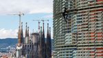 Aksi Spider-Man dari Prancis Taklukkan Gedung-gedung Tinggi Dunia