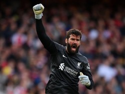 Bisa jadi kiper raja assist, Alisson? (Getty Images)