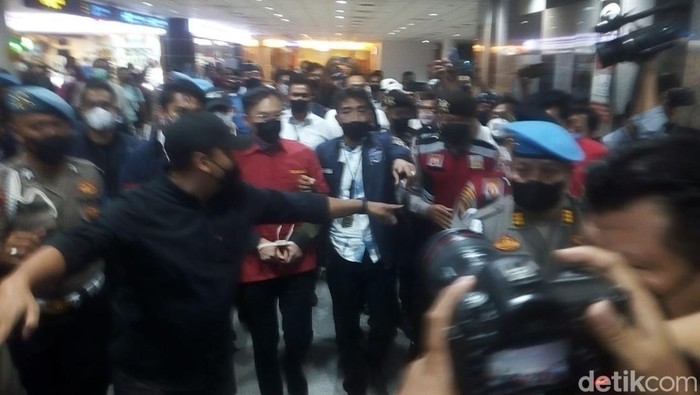 Apin BK tiba di Bandara Kualanamu Apin BK tiba di Bandara Kualanamu