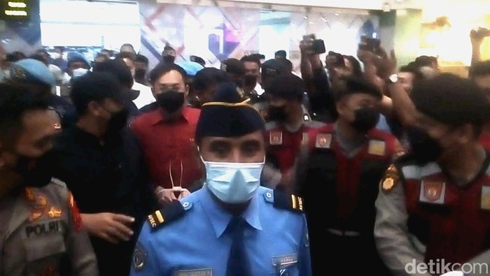 Apin BK tiba di Bandara Kualanamu Apin BK tiba di Bandara Kualanamu