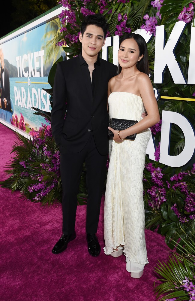 Ticket To Paradise Premier🌺 Very proud of you, bro! @bouttier_maximem, tulis Beby di keterangan foto mereka berdua yang diunggah di Instagram. (Foto: Variety via Getty Images/Gilbert Flores)