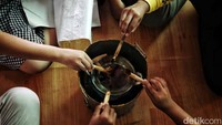 Kegiatan ini juga bertujuan untuk memperkenalkan budaya batik kepada anak-anak.