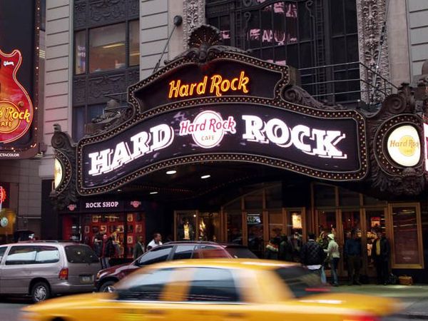 Berusia 51 Tahun, Begini Perjalanan Hard Rock Cafe yang Mendunia