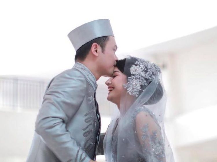 5 Momen Kebersamaan Clerence Chyntia Radhanta dengan Drummer NOAH